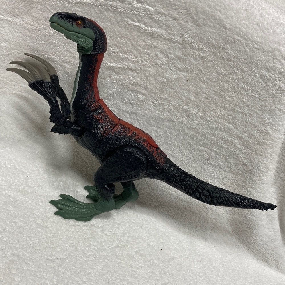 Jurassic World Dominion Sound Slashin Therizinosaurus Dinosaur Figure Toy Mattel